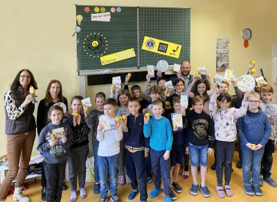 Klasse2000: Der Lions Club Bühl/Baden ermöglicht Gesundheitsförderung in vielen Bühler Grundschulen